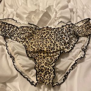 Victoria’s Secret leopard cheeky bikini bottoms